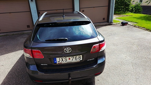 Toyota Avensis 4 of 5