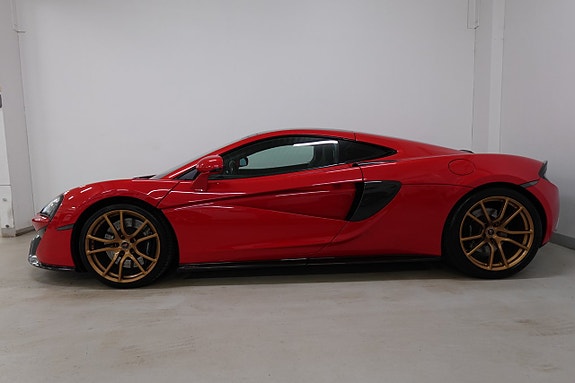McLaren 570GT 4 of 5