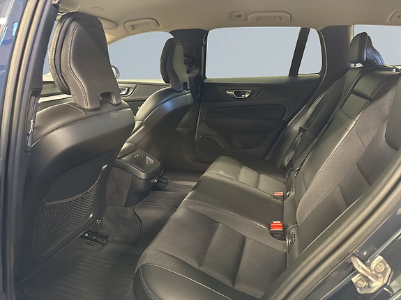 Volvo V60 13 of 25