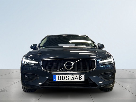 Volvo V60 2 of 5