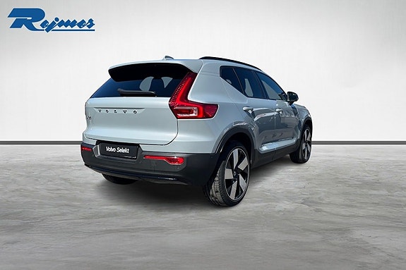 Volvo EX40 23 of 24