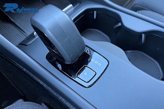 Volvo EX40 12 of 24