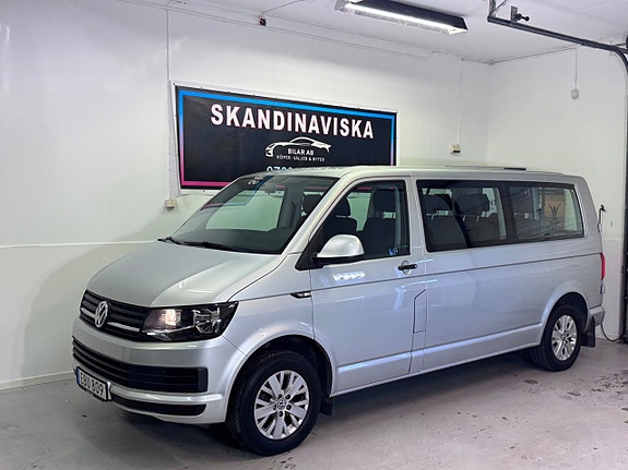 Volkswagen Caravelle 3 of 5