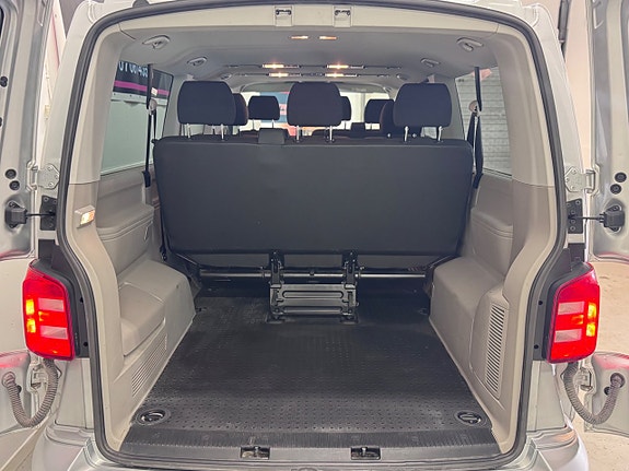 Volkswagen Caravelle 14 of 14