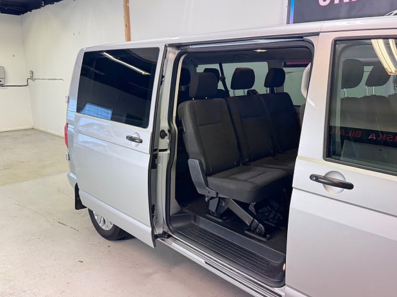 Volkswagen Caravelle 8 of 14