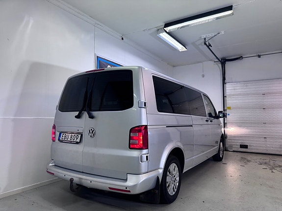 Volkswagen Caravelle 7 of 14