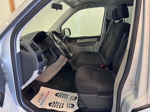 Volkswagen Caravelle 11 of 14