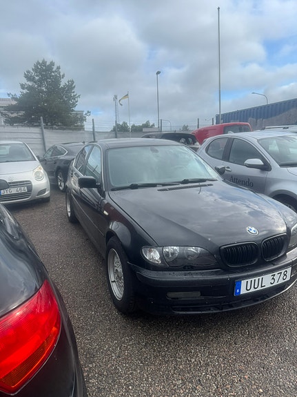 BMW 318i 2 of 5
