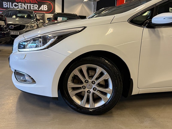 Kia Ceed 2 of 5