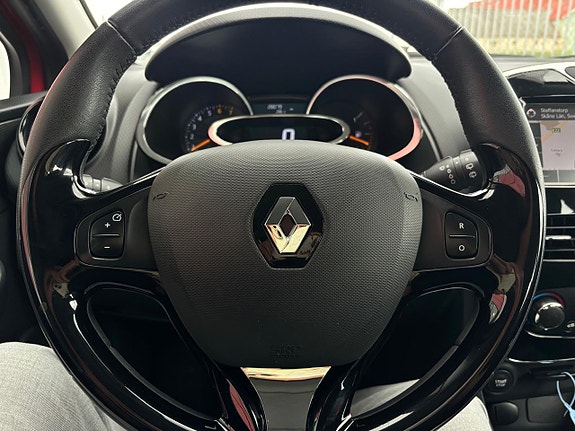 Renault Clio 11 of 23
