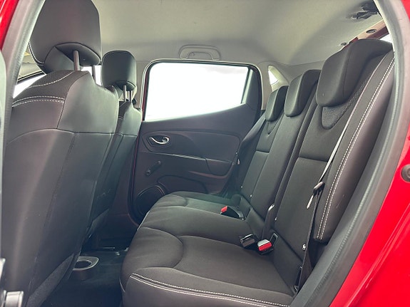 Renault Clio 18 of 23