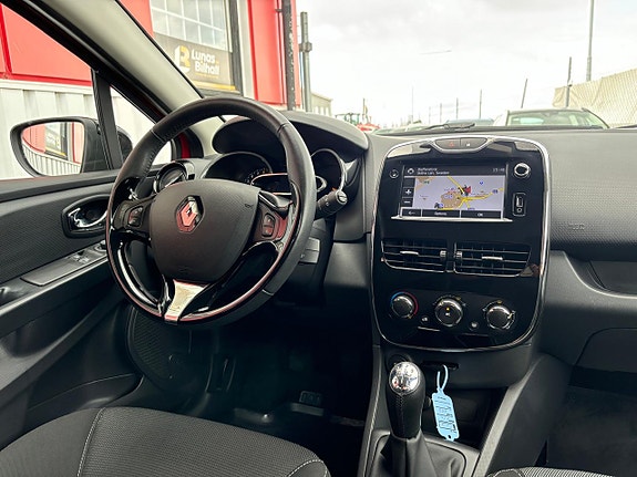 Renault Clio 10 of 23