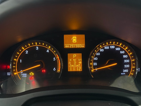 Toyota Avensis 12 of 14