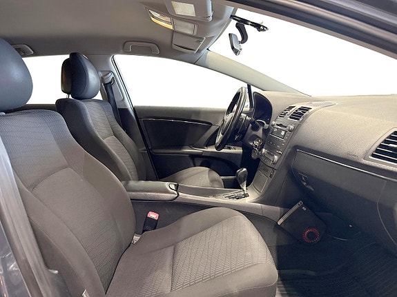 Toyota Avensis 9 of 14