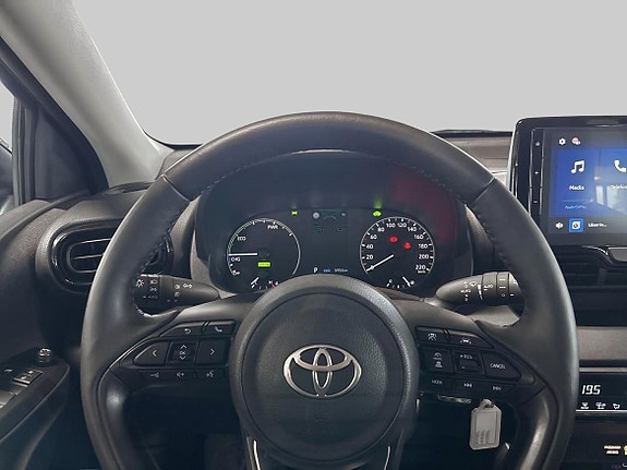Toyota Yaris 14 of 18