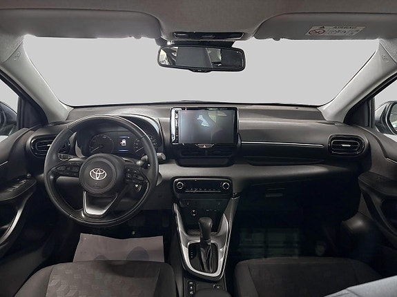 Toyota Yaris 11 of 18
