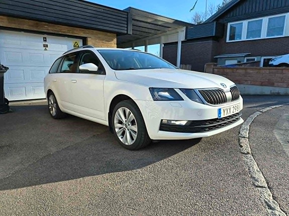 Skoda Octavia 2 of 5