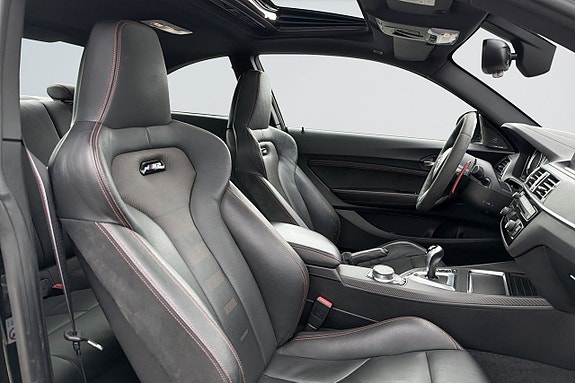 BMW M2 16 of 17