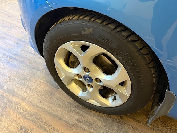 Ford Fiesta 14 of 15
