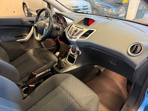 Ford Fiesta 8 of 15