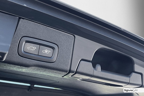Volvo XC60 15 of 30