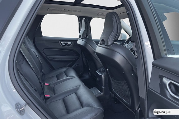 Volvo XC60 16 of 30