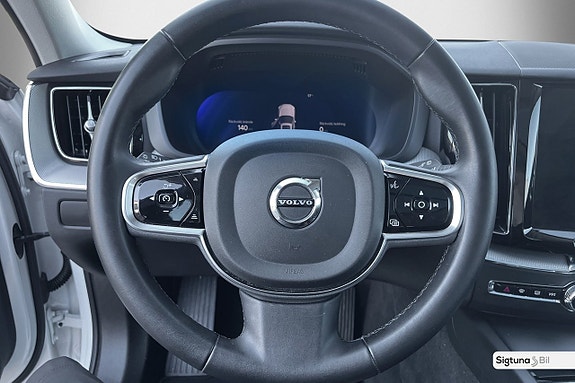 Volvo XC60 25 of 30