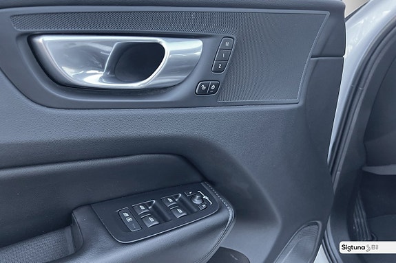 Volvo XC60 23 of 30