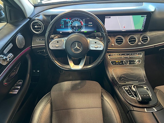 Mercedes-Benz E200 12 of 21