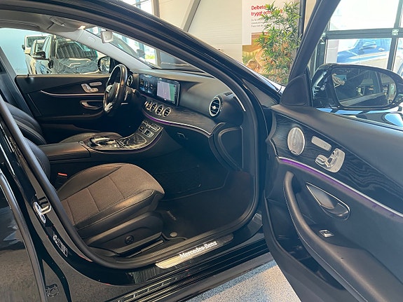 Mercedes-Benz E200 9 of 21