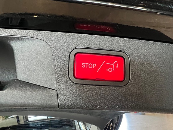 Mercedes-Benz E200 21 of 21