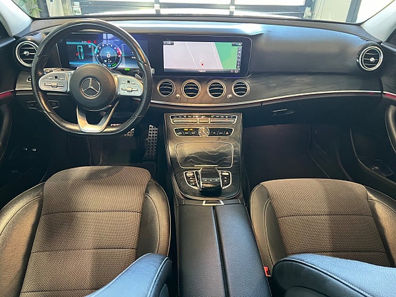 Mercedes-Benz E200 11 of 21