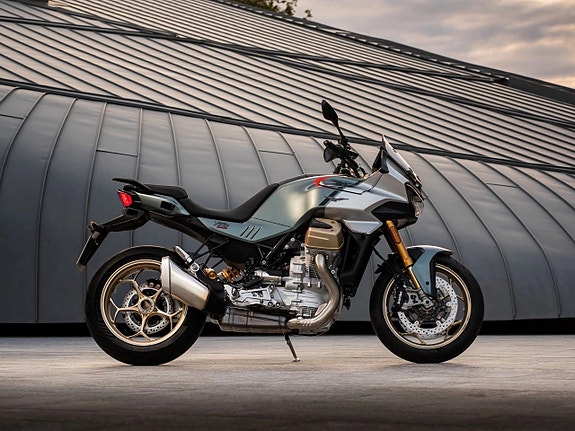 Moto Guzzi V100 Mandello S 1000 3 of 5