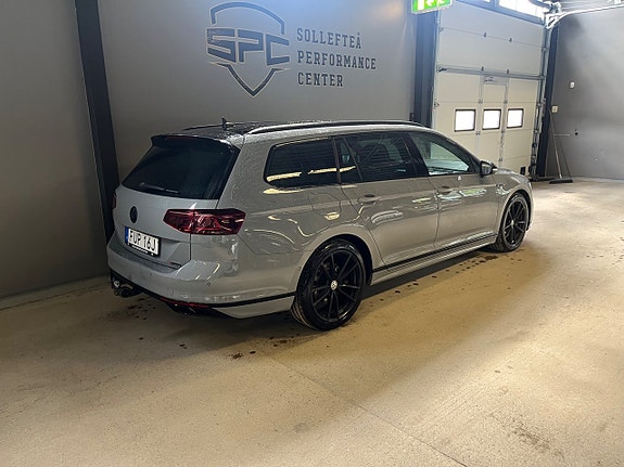 Volkswagen Passat 3 of 5