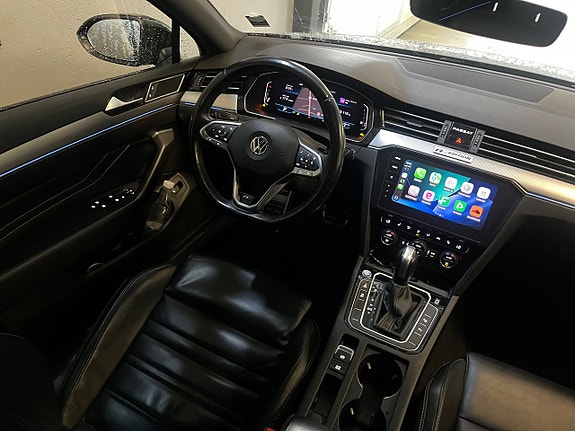 Volkswagen Passat 10 of 16