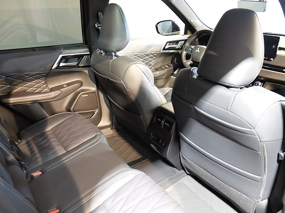 Mitsubishi Outlander 6 of 9
