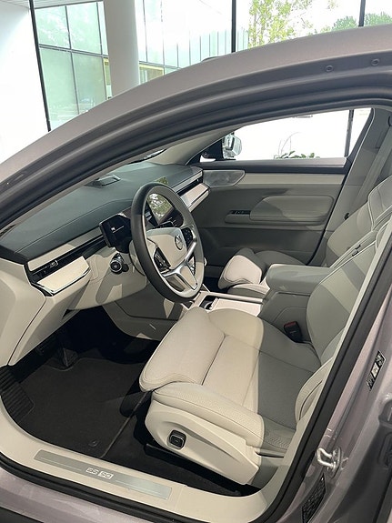 Volvo ES90 8 of 14