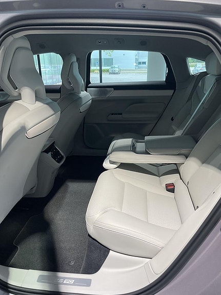 Volvo ES90 11 of 14