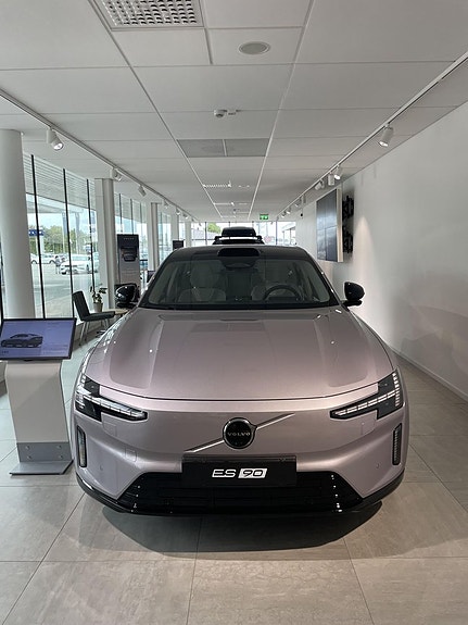 Volvo ES90 2 of 14