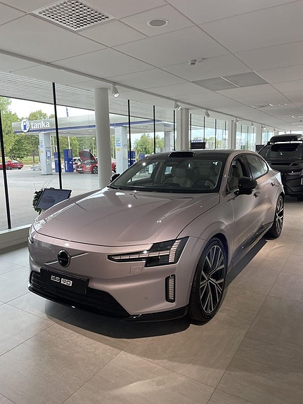 Volvo ES90 3 of 14