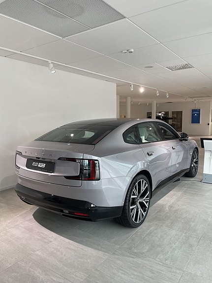 Volvo ES90 7 of 14