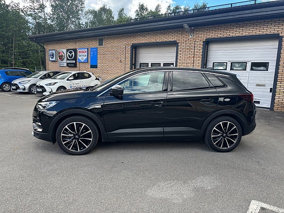 Opel Grandland X 2 of 5