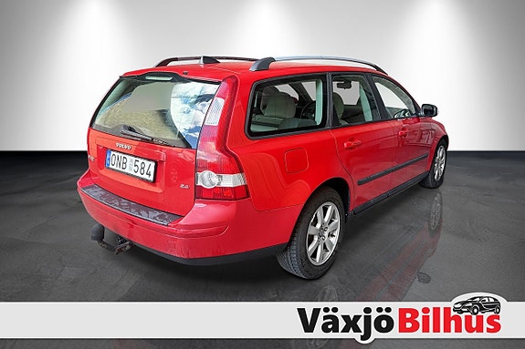 Volvo V50 3 of 5