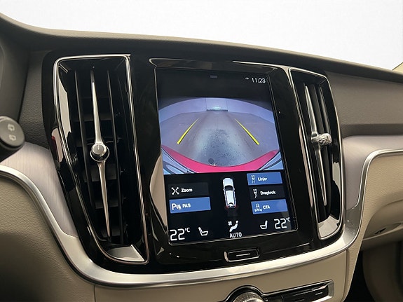 Volvo V60 Cross Country 20 of 30