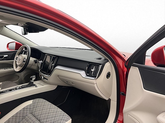 Volvo V60 Cross Country 27 of 30
