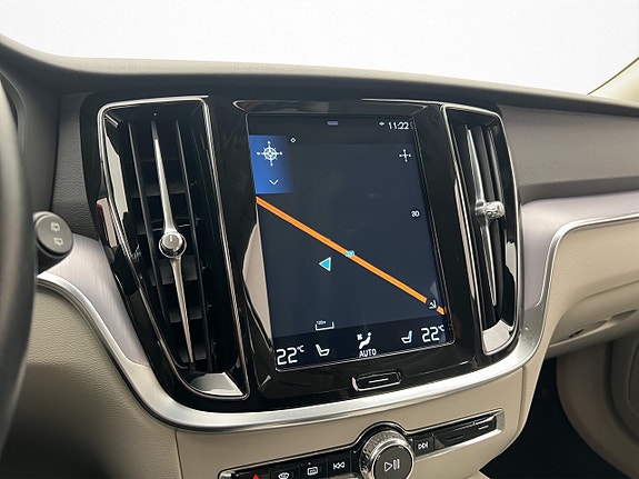 Volvo V60 Cross Country 21 of 30