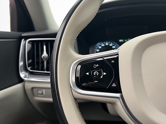 Volvo V60 Cross Country 16 of 30