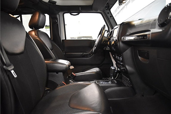 Jeep Wrangler Unlimited 12 of 18