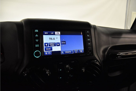 Jeep Wrangler Unlimited 17 of 18