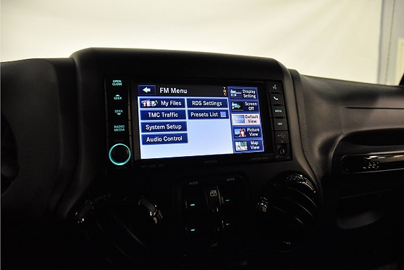 Jeep Wrangler Unlimited 15 of 18